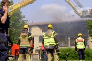 Kraftig brand i flerfamiljshus i Arboga